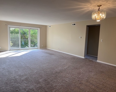 8616 W 95th Place - Photo Thumbnail 4
