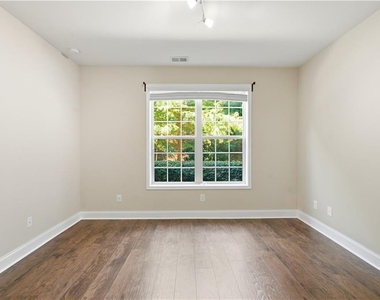 2270 Tenor Lane - Photo Thumbnail 3