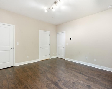 2270 Tenor Lane - Photo Thumbnail 4