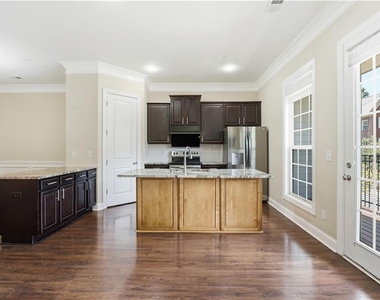 2270 Tenor Lane - Photo Thumbnail 12