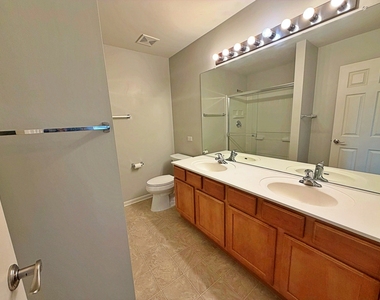2438 Anna Way - Photo Thumbnail 10