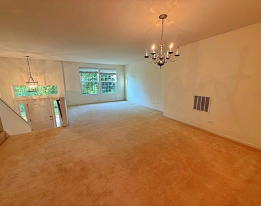 2438 Anna Way - Photo Thumbnail 1