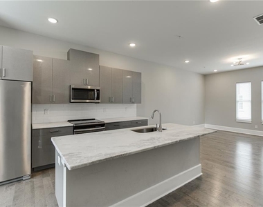 456 Parkway Drive Ne - Photo Thumbnail 8