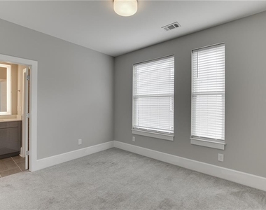456 Parkway Drive Ne - Photo Thumbnail 15