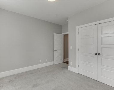 456 Parkway Drive Ne - Photo Thumbnail 17