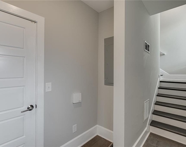 456 Parkway Drive Ne - Photo Thumbnail 34