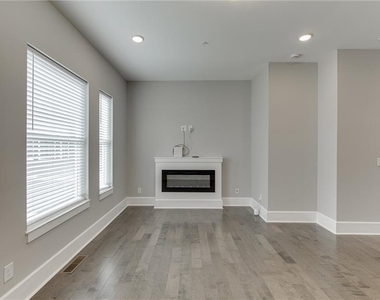 456 Parkway Drive Ne - Photo Thumbnail 11