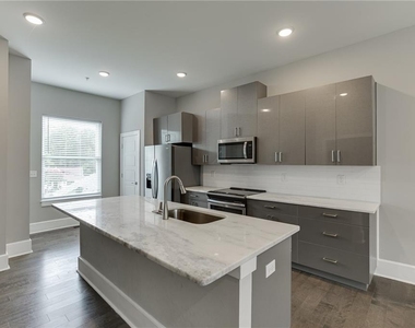 456 Parkway Drive Ne - Photo Thumbnail 5