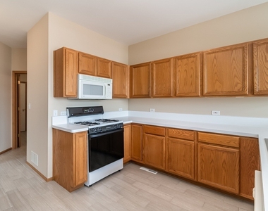 3241 Lightning Court - Photo Thumbnail 6