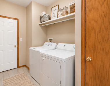 3241 Lightning Court - Photo Thumbnail 10
