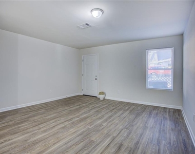 2340 Beaver Ruin Road - Photo Thumbnail 11