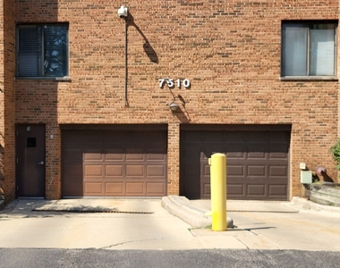 7510 Farmingdale Drive - Photo Thumbnail 34