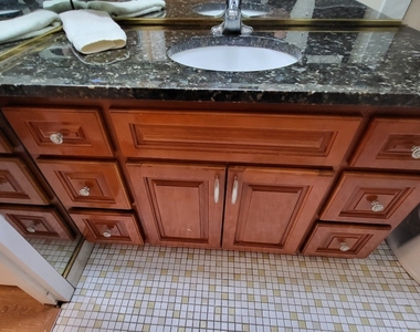 7510 Farmingdale Drive - Photo Thumbnail 23