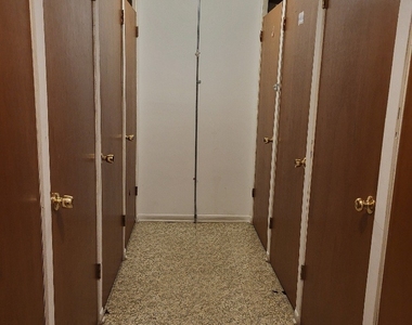 7510 Farmingdale Drive - Photo Thumbnail 32