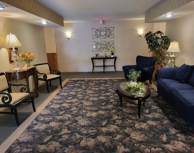 7510 Farmingdale Drive - Photo Thumbnail 6