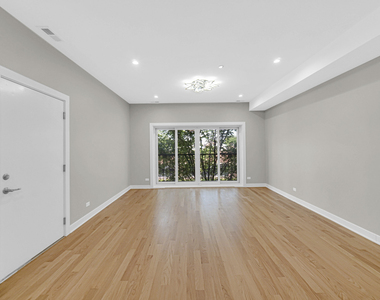 3225 S Halsted Street - Photo Thumbnail 4