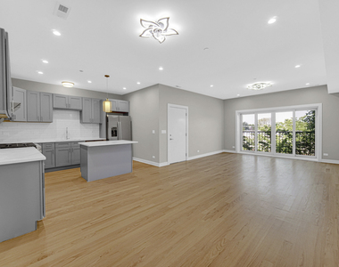 3225 S Halsted Street - Photo Thumbnail 5