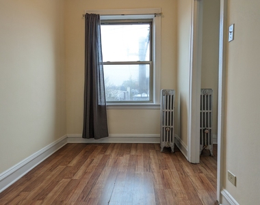 2536 N Sawyer Avenue - Photo Thumbnail 3