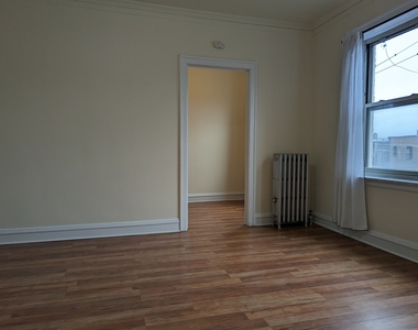 2536 N Sawyer Avenue - Photo Thumbnail 9