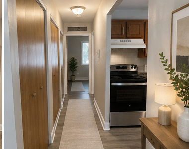549 Ashland Avenue - Photo Thumbnail 3