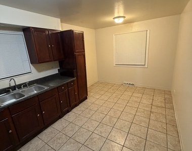 1241 Arthur Street - Photo Thumbnail 8