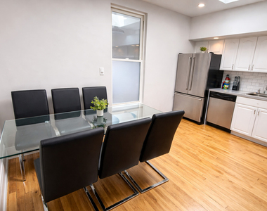 736 S Oakley Boulevard - Photo Thumbnail 6