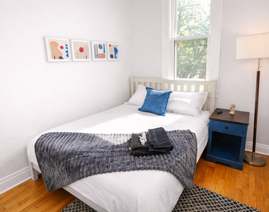 736 S Oakley Boulevard - Photo Thumbnail 7