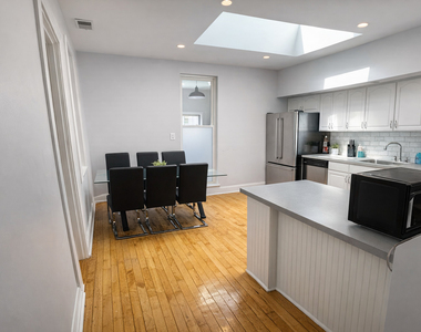736 S Oakley Boulevard - Photo Thumbnail 5