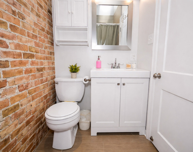 736 S Oakley Boulevard - Photo Thumbnail 15