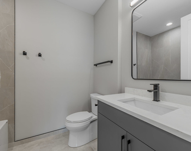 6519 W Addison Street - Photo Thumbnail 17