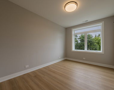6519 W Addison Street - Photo Thumbnail 18