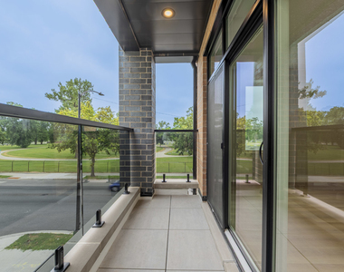 6519 W Addison Street - Photo Thumbnail 7