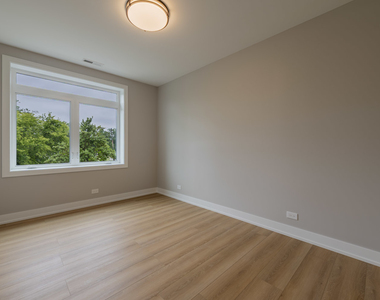 6519 W Addison Street - Photo Thumbnail 15