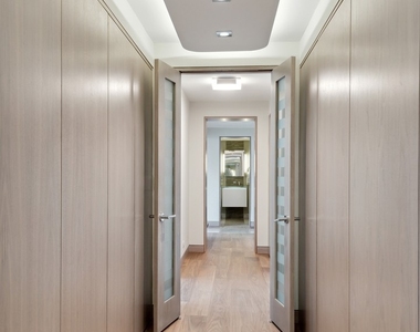 111 E Chestnut Street - Photo Thumbnail 43