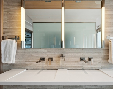 111 E Chestnut Street - Photo Thumbnail 49