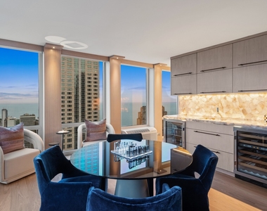 111 E Chestnut Street - Photo Thumbnail 34