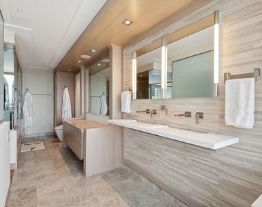 111 E Chestnut Street - Photo Thumbnail 48