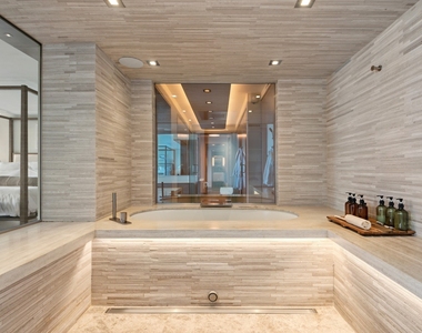111 E Chestnut Street - Photo Thumbnail 50