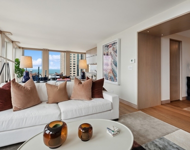 111 E Chestnut Street - Photo Thumbnail 29