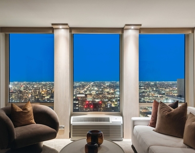 111 E Chestnut Street - Photo Thumbnail 32