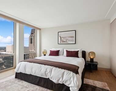 111 E Chestnut Street - Photo Thumbnail 56