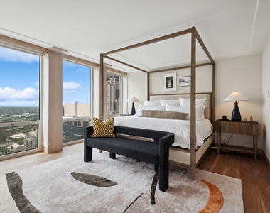 111 E Chestnut Street - Photo Thumbnail 44