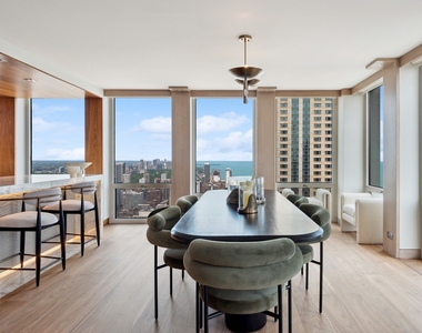 111 E Chestnut Street - Photo Thumbnail 16