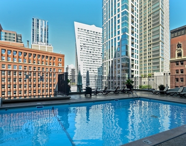 111 E Chestnut Street - Photo Thumbnail 72