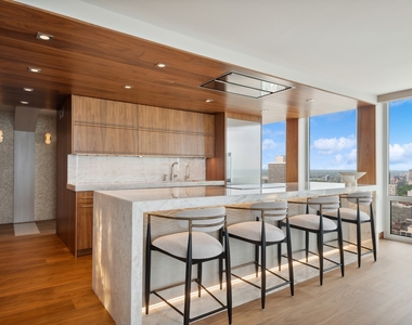 111 E Chestnut Street - Photo Thumbnail 7