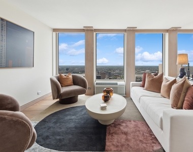 111 E Chestnut Street - Photo Thumbnail 28