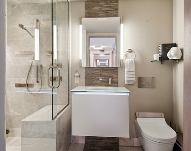 111 E Chestnut Street - Photo Thumbnail 58