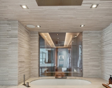 111 E Chestnut Street - Photo Thumbnail 52