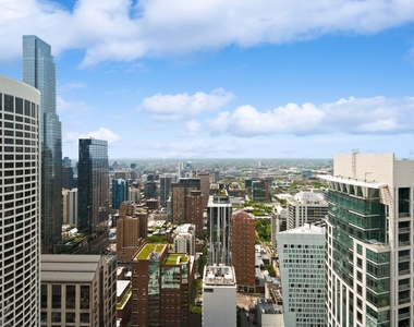 111 E Chestnut Street - Photo Thumbnail 66