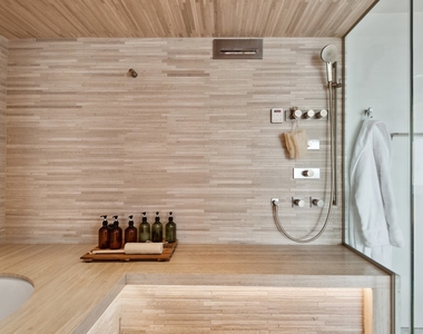 111 E Chestnut Street - Photo Thumbnail 51